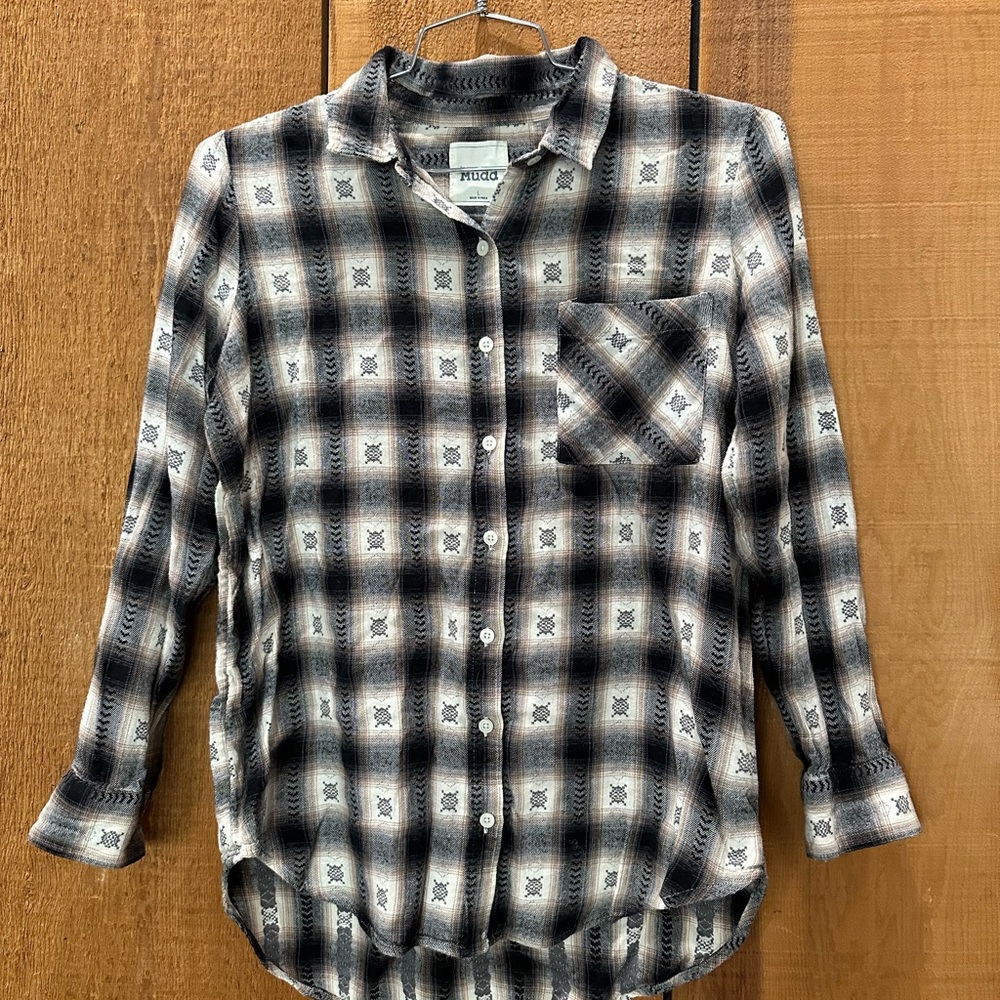 Mudd Monochrome Plaid Button-Up